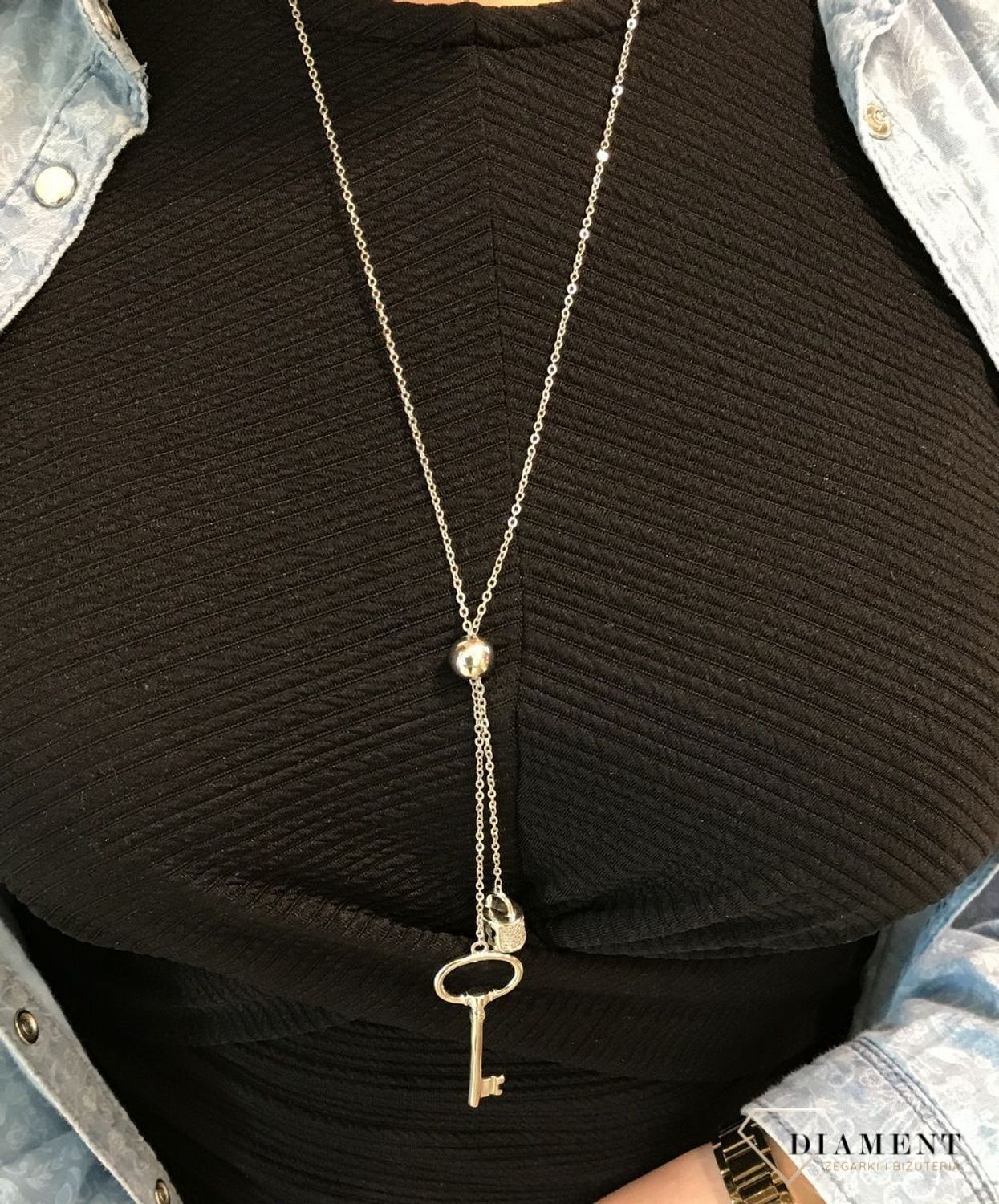 Naszyjnik srebrny z motywem kłódki i klucza. Naszyjnik typu krawatka z pięknym ażurkowym łańcuszkiem. Idealny pomysł na prezent dla młodej kobiety..jpg